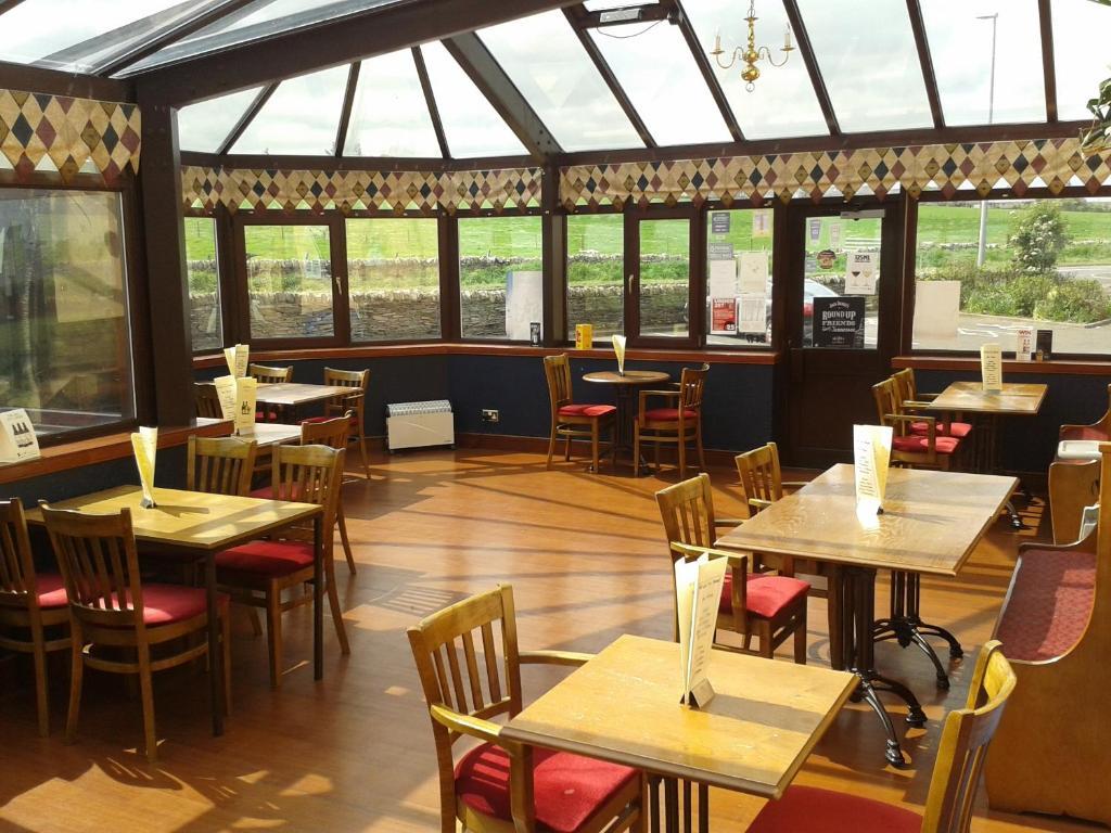 The Weigh Inn Lodges Терсо Екстериор снимка